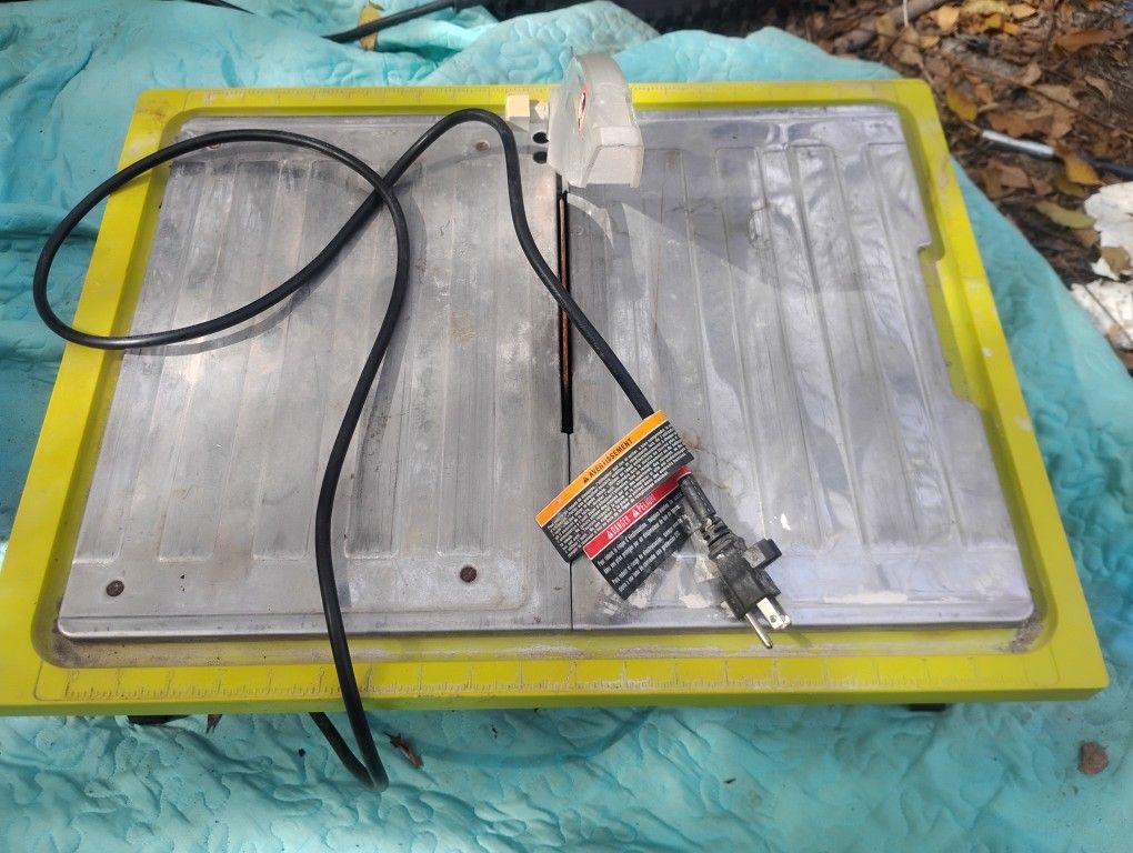 Ryobi 4.8 -Amps 7 in. Blade Corded Tabletop Wet Tile Saw