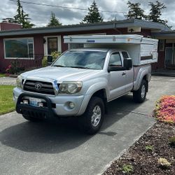 2010 Toyota Tacoma & 2011 Four Wheel Fleet Camper