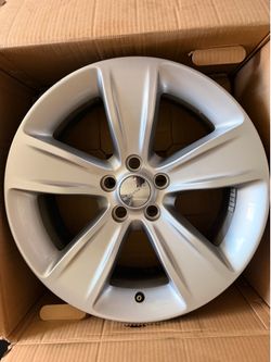 Dodge SXT 18” Aluminum factory wheels