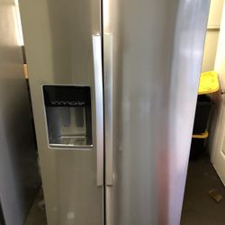 Whirlpool Stainless Steel Side By Side Refrigerator 