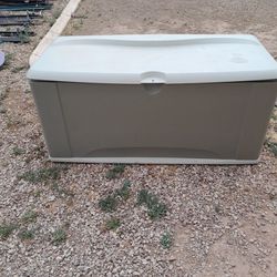 Rubbermaid Storage Tool Chest Shed Pool Supplies
