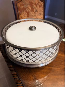 Ceiling light fixture LED working in good condition