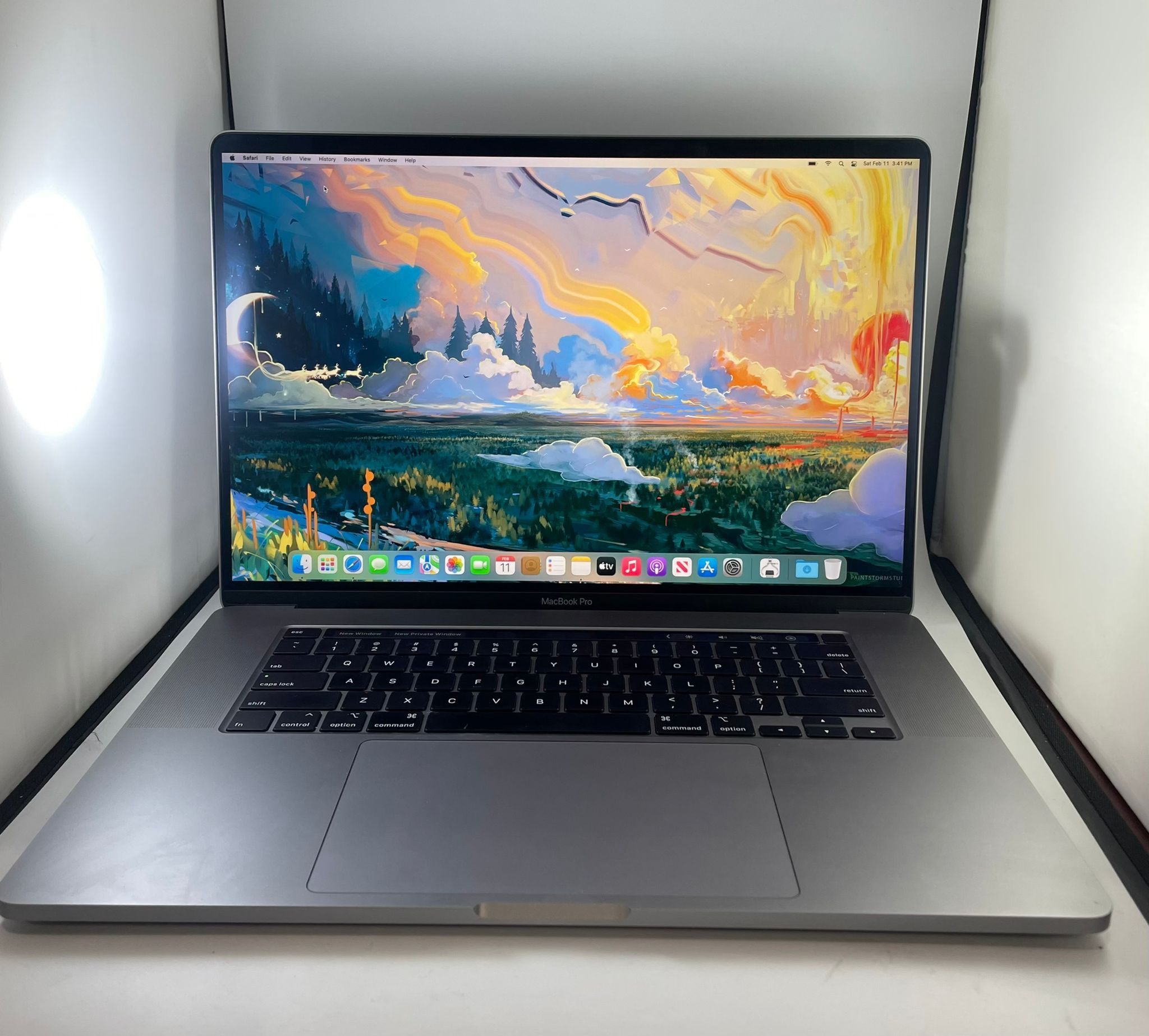 Apple MacBook Pro 16” i9 64GB RAM 8TB Radeon Pro 5500M 8GB VRAM