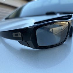 Oakley Gascan Sunglasses Used   Black Frame Charcoal Lens