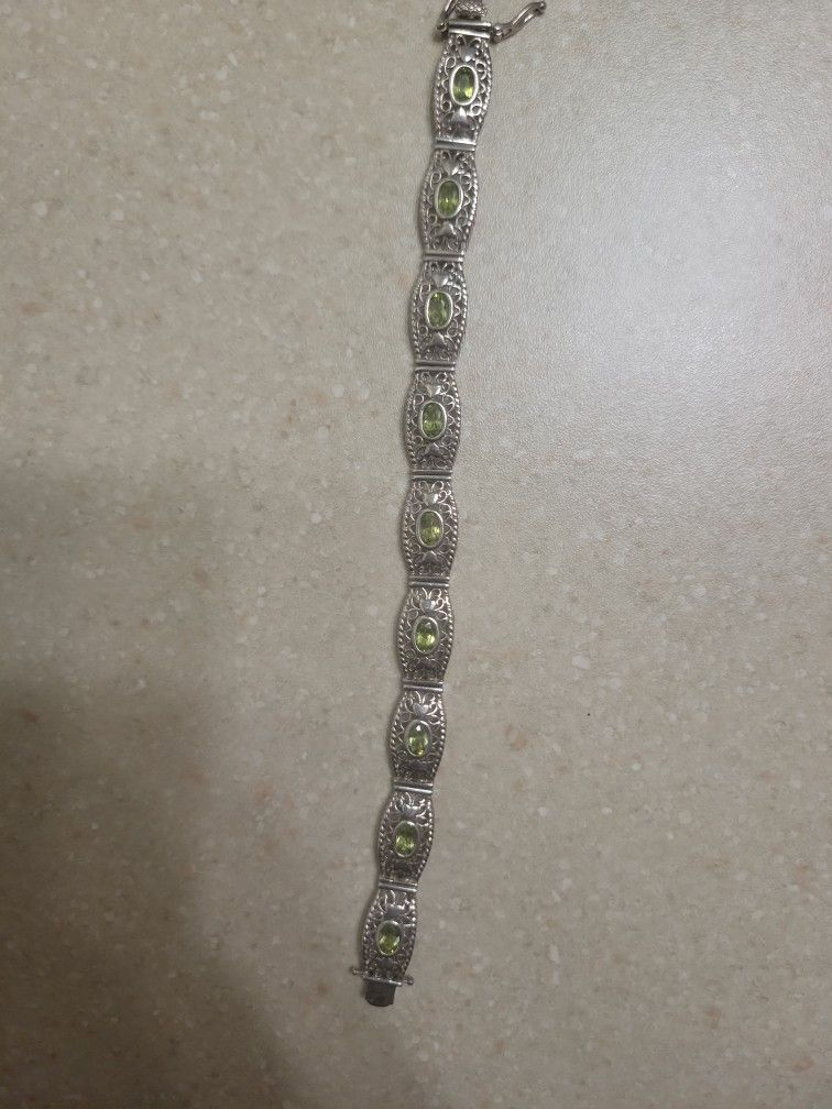 Sterling Silver Bracelet. Weight Is 17.3 Great