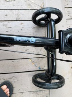 Knee scooter