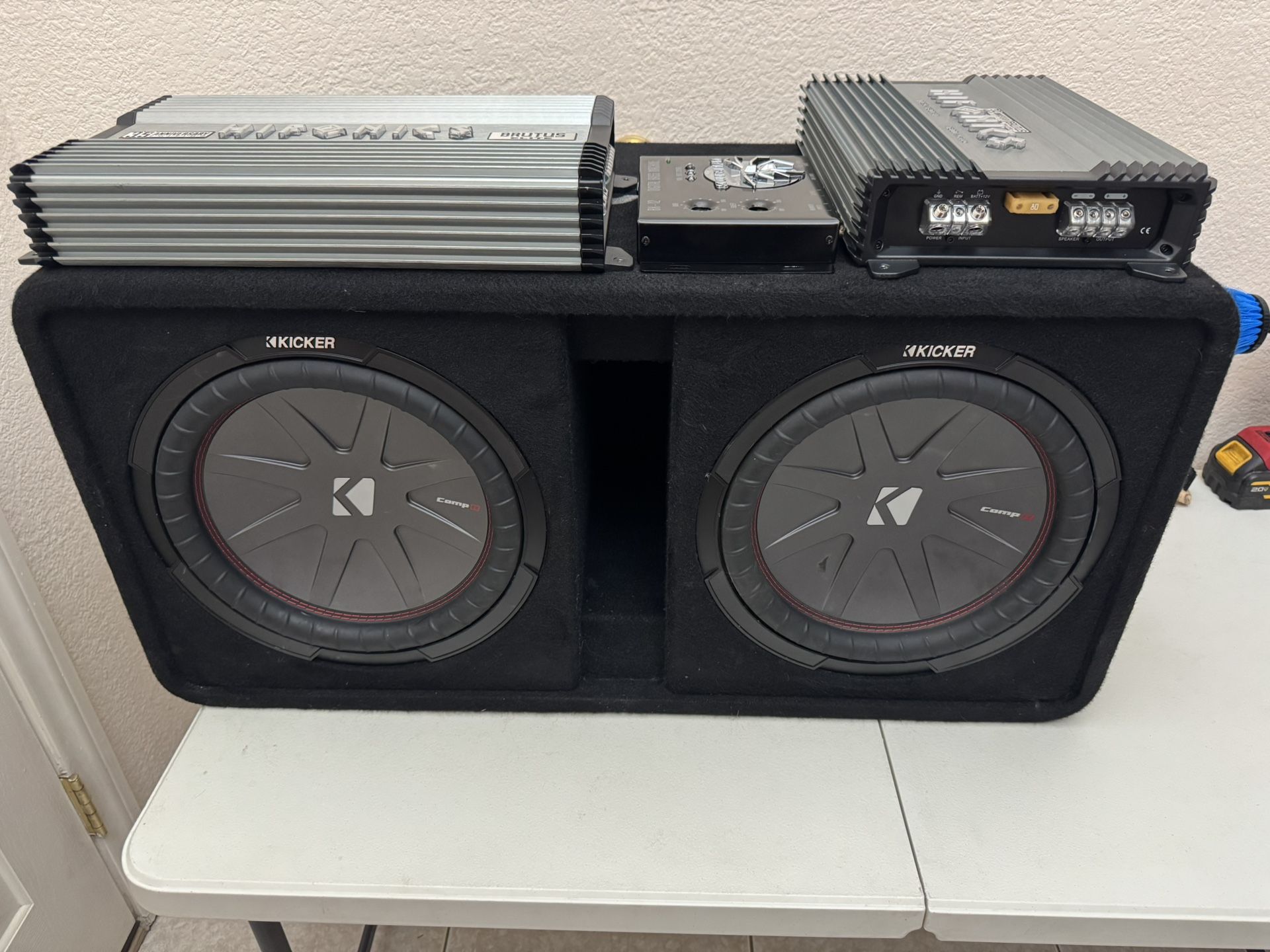 Kicker Comp R 12s W Amps