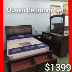 🤓 Queen Footboard Storage Bedroom Set 