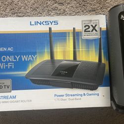 Motorola DOCSIS 3.1 Cable Modem and Linksys Max-Stream