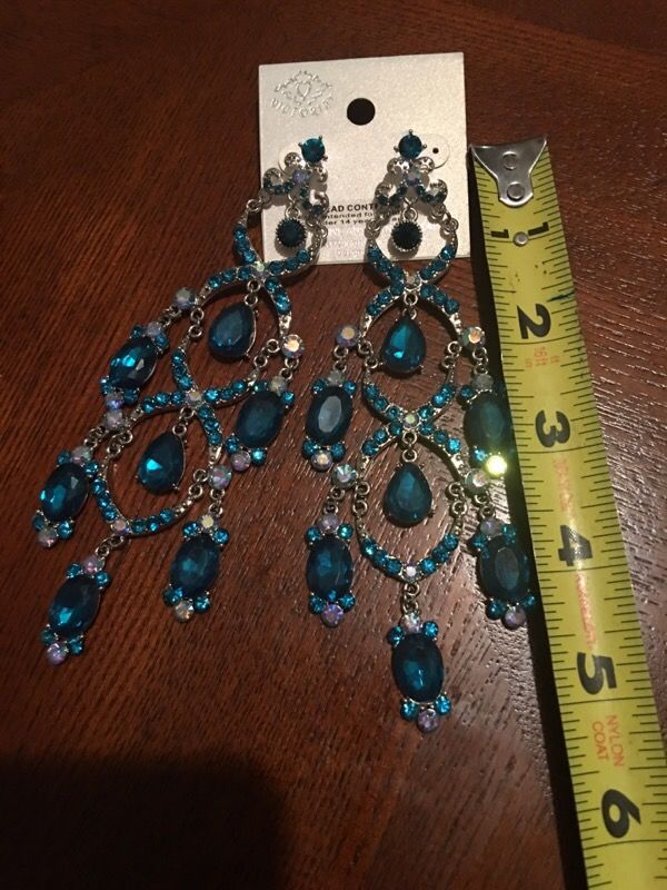 Victorian collection: 5" long chandelier