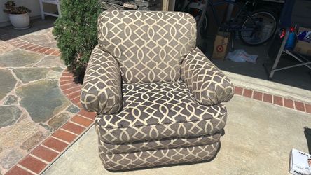 Free chair and ottoman