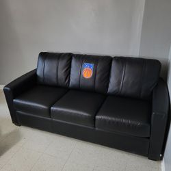 New York Knicks XZipit Silver Sofa and Loveseat with Secondary Logo