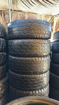 Used tires 35/12.50/17