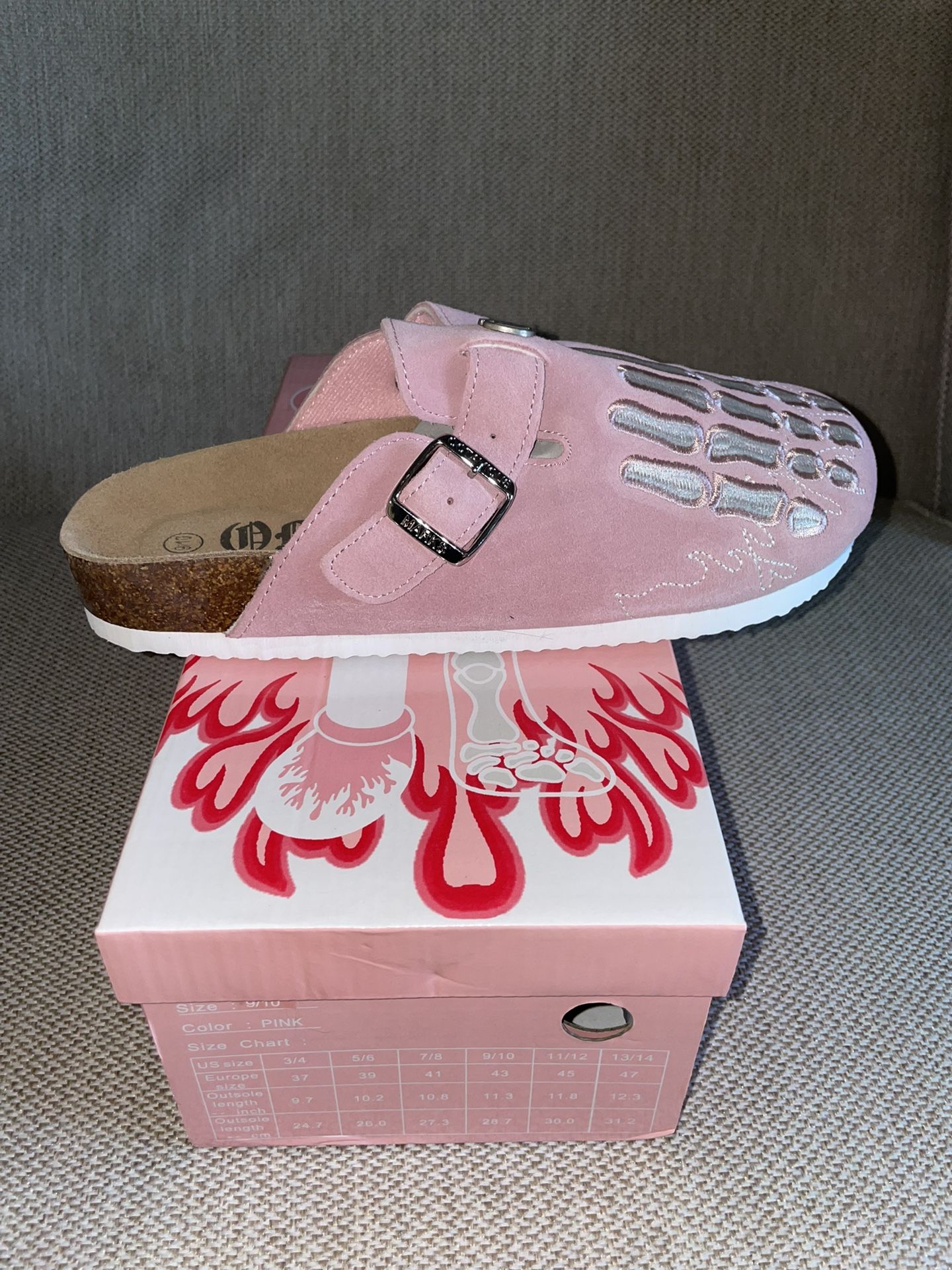 Octavious marks Fishbone Clogs for Sale in Glendale, CA