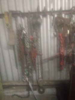 Chains. Tie downs. Hooks