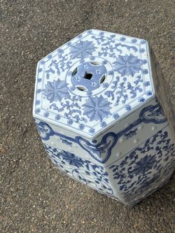 Asiatic stool - side table garden