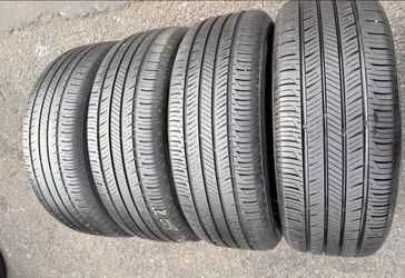 205/60/16 Hankook Selling a set of 4 tires in excellent condition 🫡