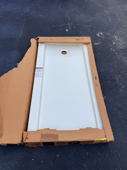 Maax Pro 32-in W x 60-in L Left White Single Threshold Rectangle Shower Pan Base with 4-in H Threshold