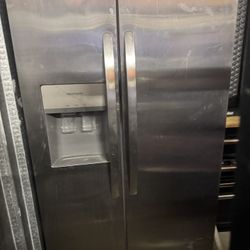 Frigidaire Refrigerator  30.1x35 Cuft