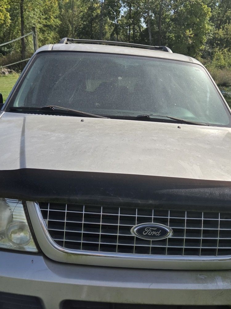 2004 Ford Explorer