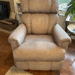 La-Z-Boy Power Recliner-Excellent Condition!