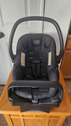 EVENFLO BABY CAR SEAT CLEAN NICE CONDITION