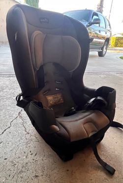 Evenflo Sonus Convertible Car Seat