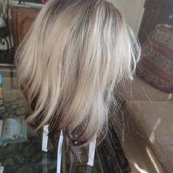 Wig.    $40 👸👸🎉