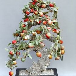 LARGE VINTAGE CHINESE JADE APPLE TREE SCULPTURE