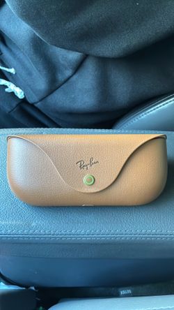 Ray Ban Meta glasses charging case