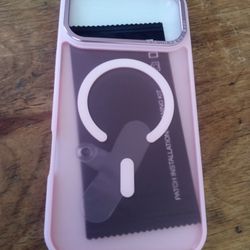 CASE  W/ MAGNETIC CHARGER, IT COMES W/ TEMPERED GLASS SCREEN PROTECTION  FOR IPHONE 17 PRO MAX 