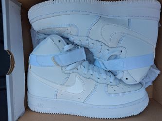 Nike Air Size 6Y like new in box. 9.5 out of 10