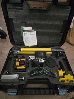 Self-Leveling Laser Level Kit with Case