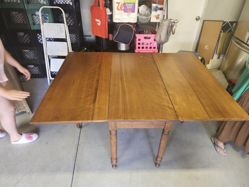 Wooden Antique Foldable Table