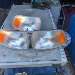 Turn Light Toyota Previa 1(contact info removed)