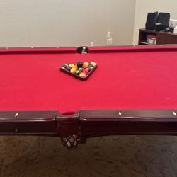 Pool table good conditions