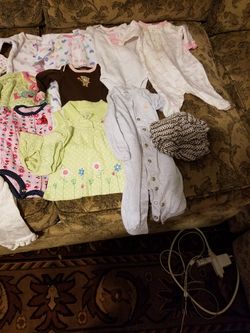 Baby clothes 0 to 6 months.