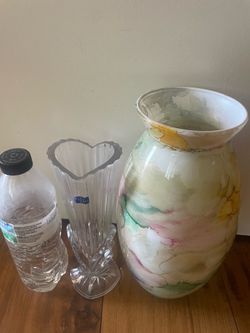 Beautiful2 vases 0ne Cristal 0ne ceramic $ 15 each
