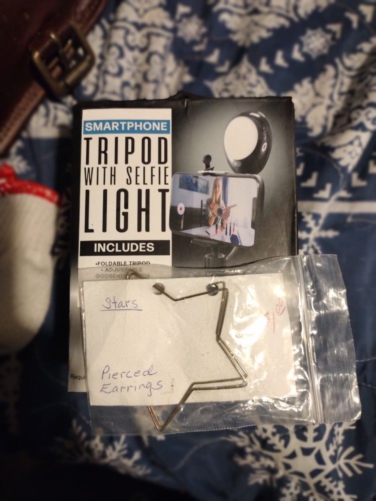 Selfie Content Creator Studio With LED Light & Tripod