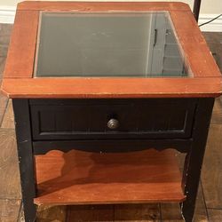End Table – Glass Top w/ Storage