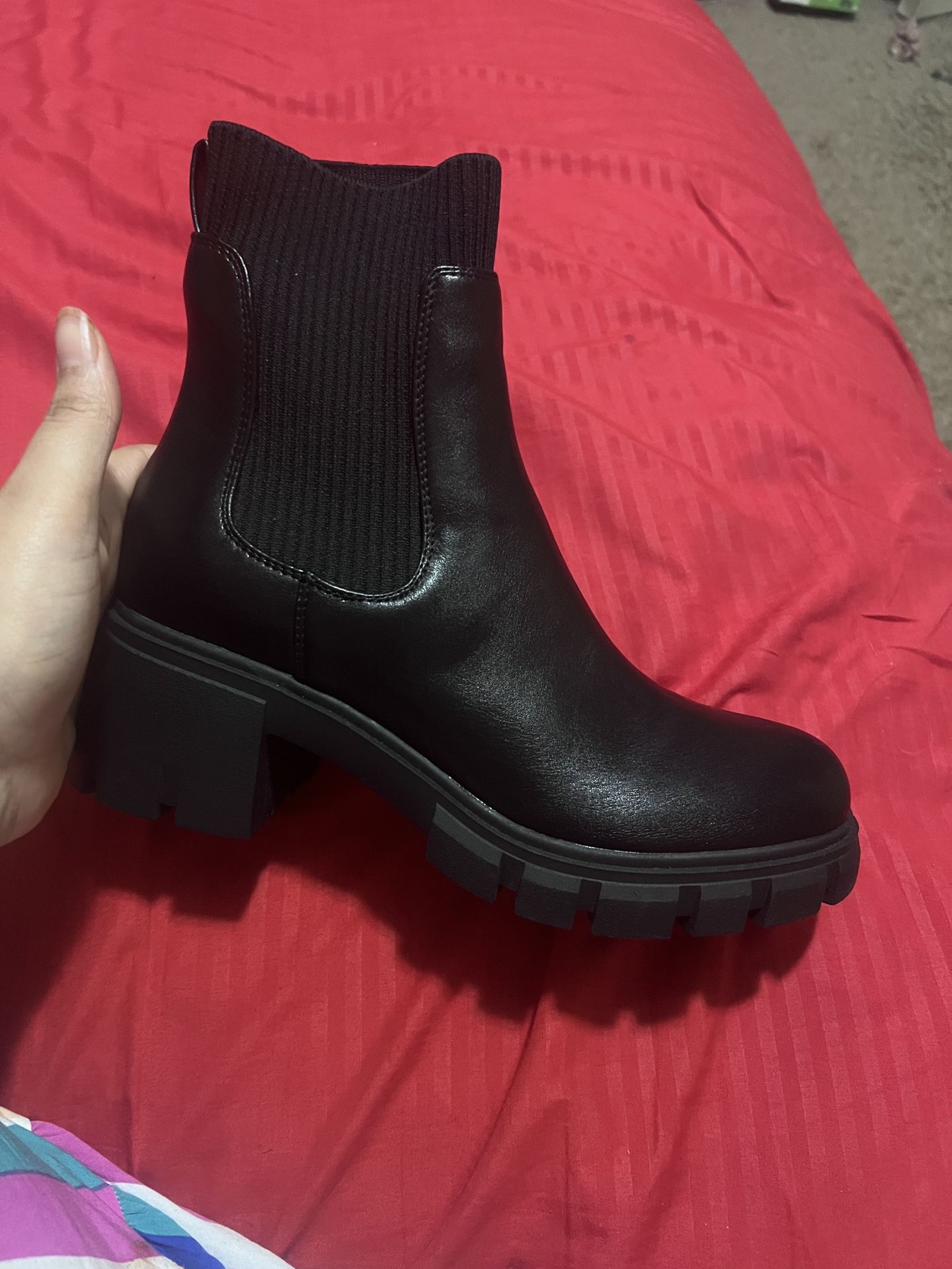 Steve Madden Women’s Boots Size 8,5