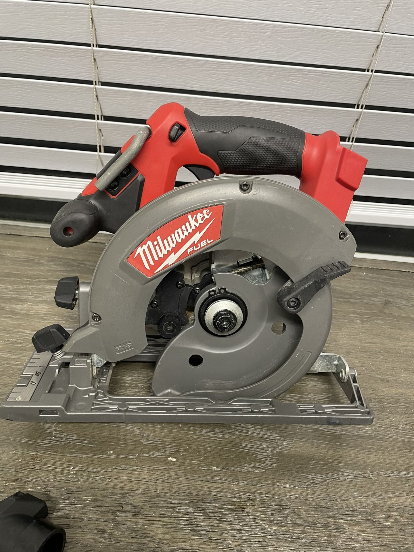 Sierra circular Milwaukee fuel 6 1/2