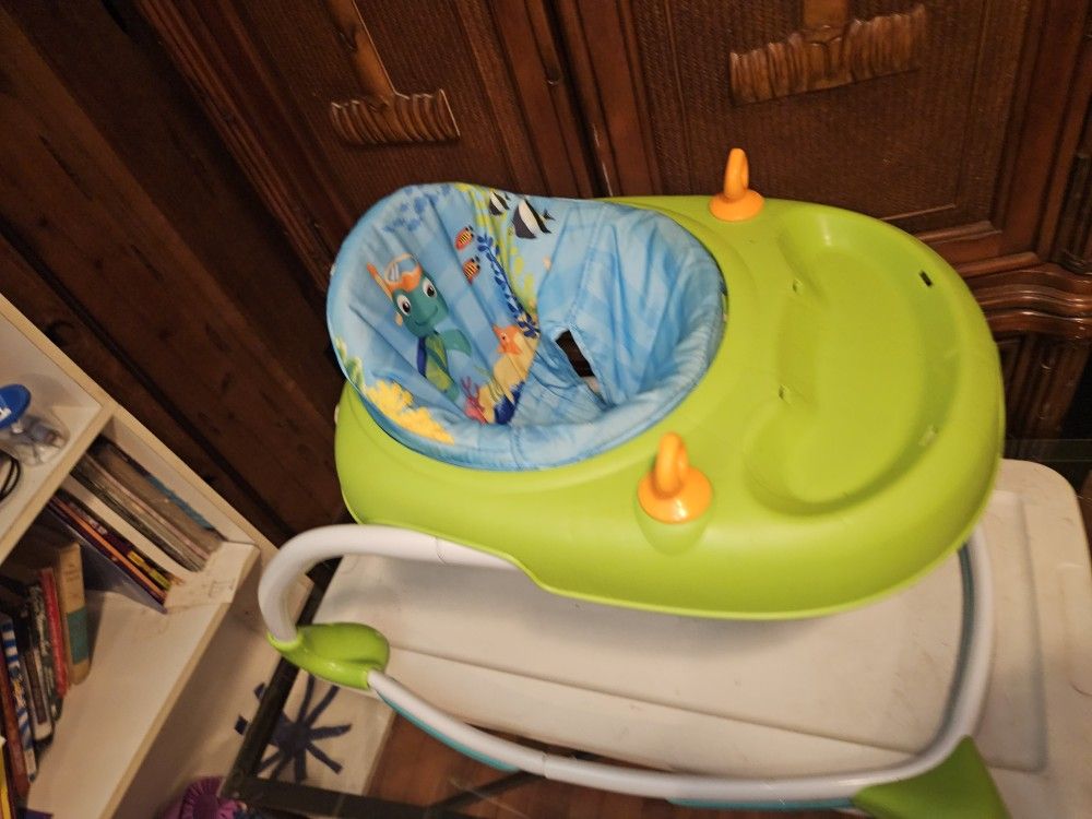 Baby Einstein Baby Neptune Walker