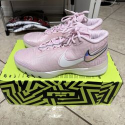 Lebron NXXT Genisus Size 9.5 Men