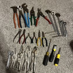 Hand Tools Lot Of 24 Pieces!