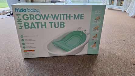 Grow with me, baby bathtub