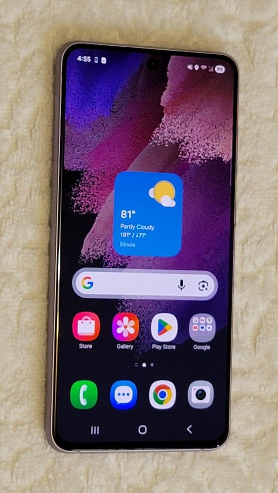 SAMSUNG GALAXY S21 FE 5G 128 GIGABYTES IN LAVANDER COLOR. PHONE IS UNLOCKED FOR ANY COMPANY CARRIER