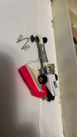 Vintage Hot Wheels Fuel Dragster Snake I Don Prudhomme 1970 Mattel 1:64 Scale Diecast With Wheelie Bar & parachute. Front axle is not straight.