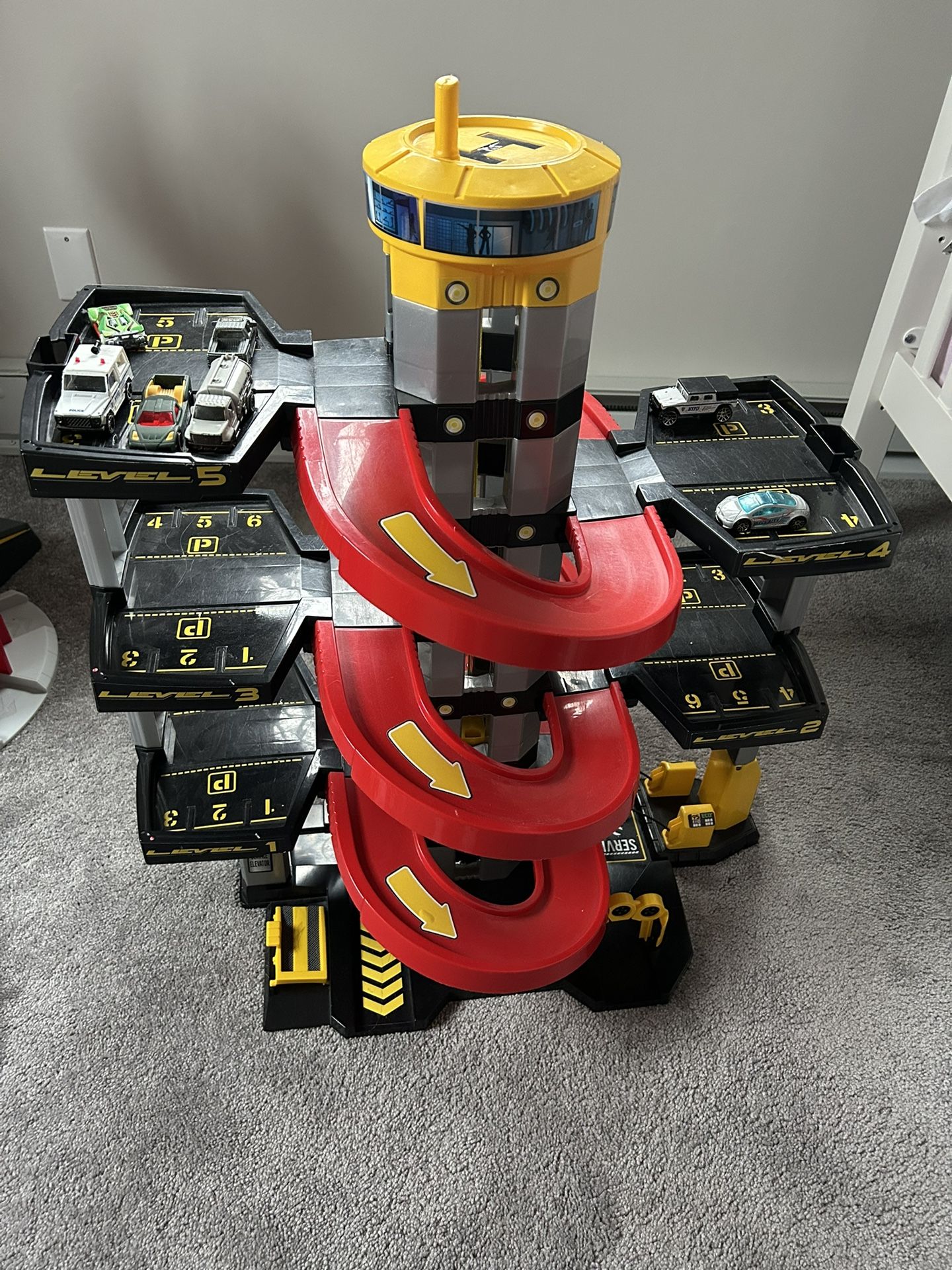 Molto Toy Car Garage 