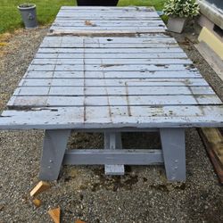 Free Outdoor Table